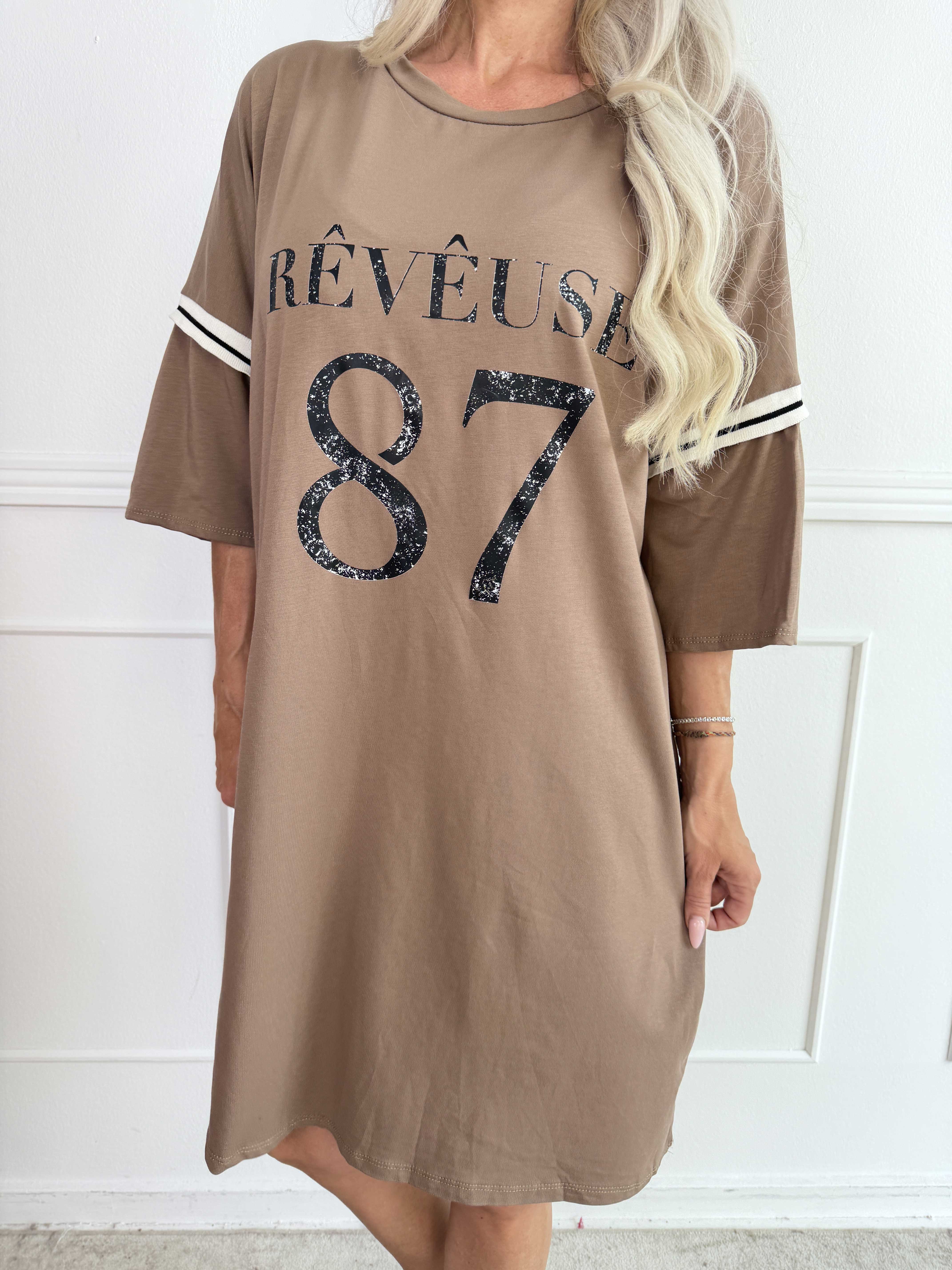 Lana - Plus size t-shirtklänning i mjuk bomull med snyggt